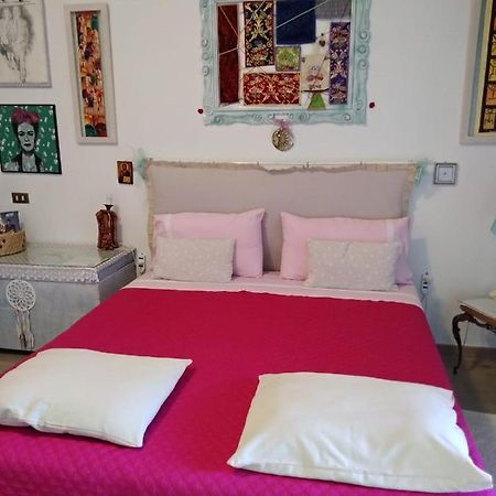 Bed and Breakfast Stanza Privata Casa Artistica Mariola à San Sperate Extérieur photo